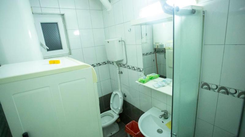 Private Cozy Room 1 With Shared Kitchen In Appartment, Downtown Beograd Eksteriør bilde